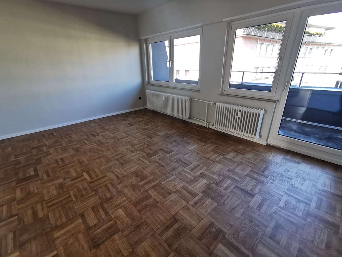 KL - City / Nähe Mall, 3 ZKB, 2 Balkone, Einbauküche, Gäste WC - Foto 3